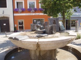 Dr.-Schwarz-Brunnen am Marktplatz in Oberviechtach